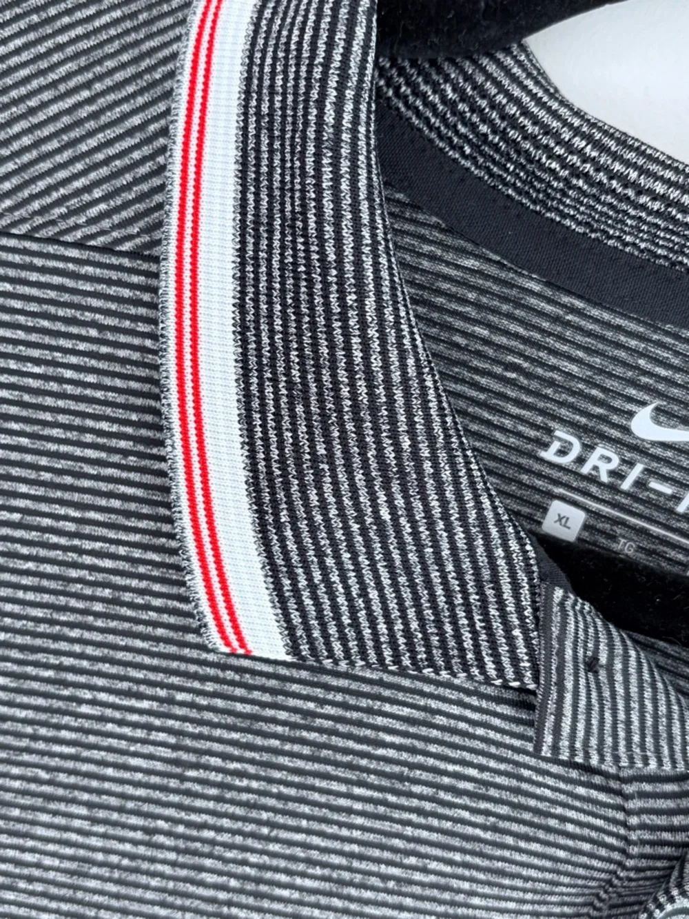 Nike Dri-FIT‎ Mickey Mouse Golf Polo Shirt Men's XL Gray Striped Disney
